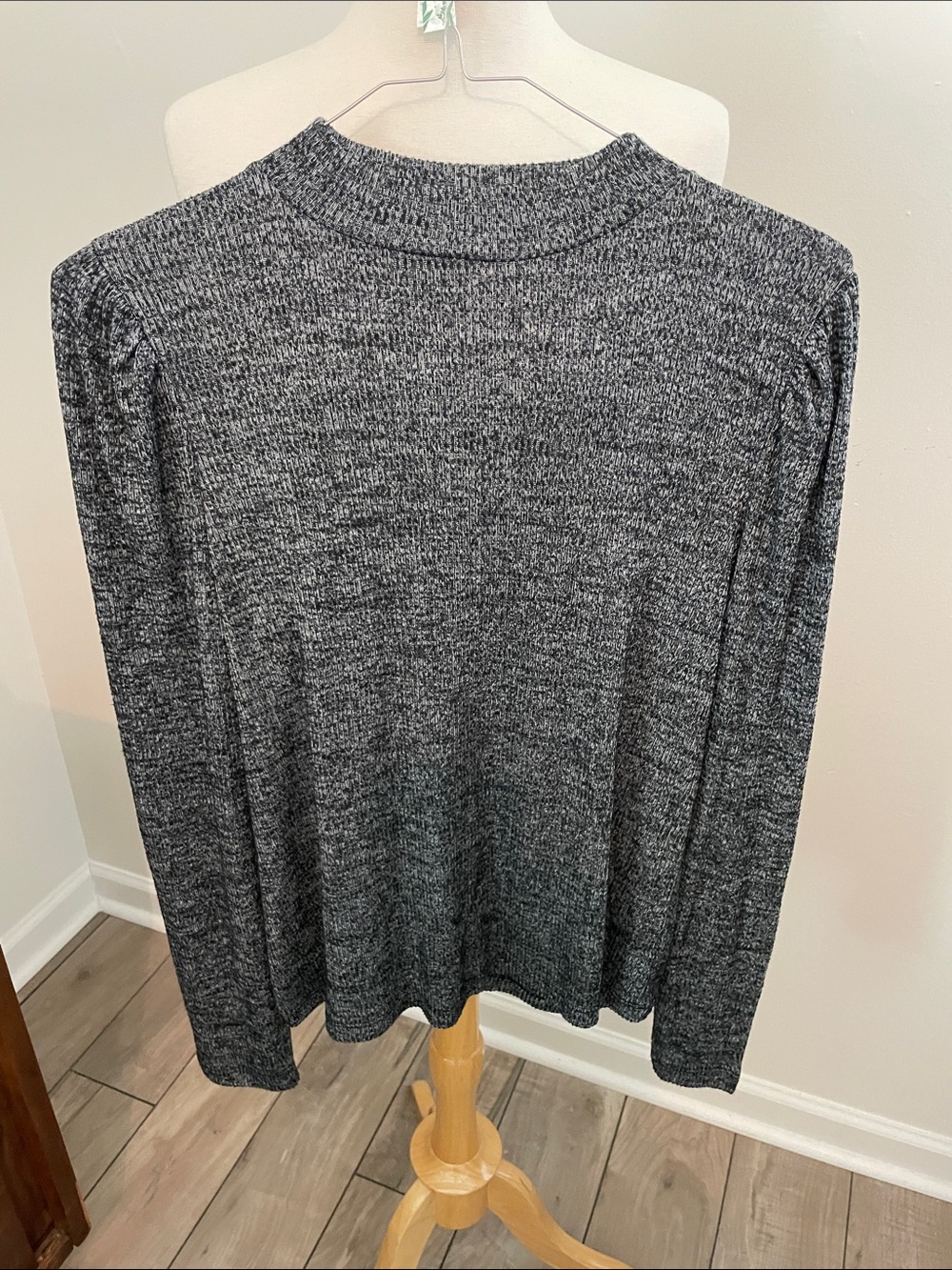 Woman’s Heather Gray Crewneck Sweater